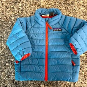 Kids Patagonia coat sz 6-12 months, like new!Barely worn. warm and great color!